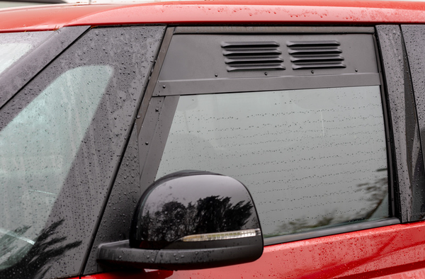 Tuuletusritil&auml; kuljettajan ohjaamon oviin - Volkswagen ID Buzz >2023