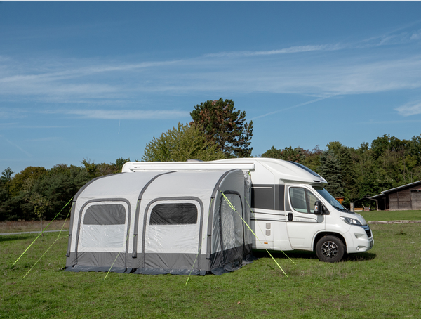 Sis&auml;teltta Tour Ponza Air 390 telttaan