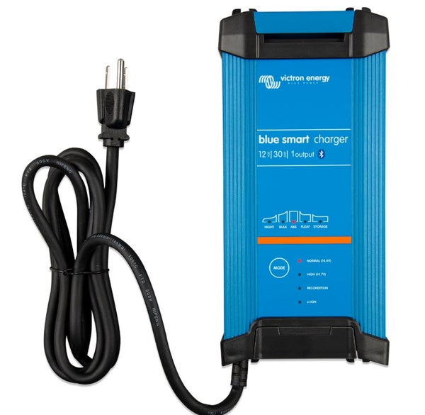 Blue Smart IP22 Charger 12/30(1) 230V CEE 7/7