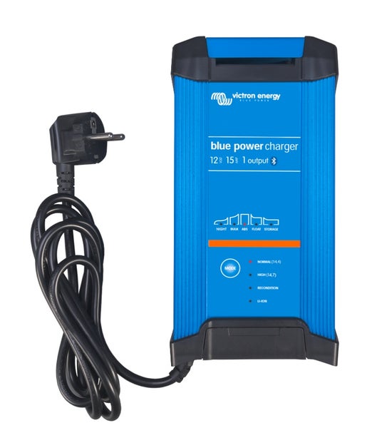 Blue Smart IP22 Charger 12/15(1) 230V CEE 7/7